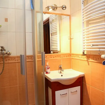 Prywatny Pokoj Dwuosobowy * 斯维诺乌伊希切